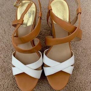 NWT Vince Camuto Isadora Wedge Sandal - size 8